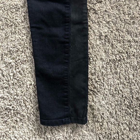 GRAY Saks 5th Avenue skinny jeans - Picture 5 of 6